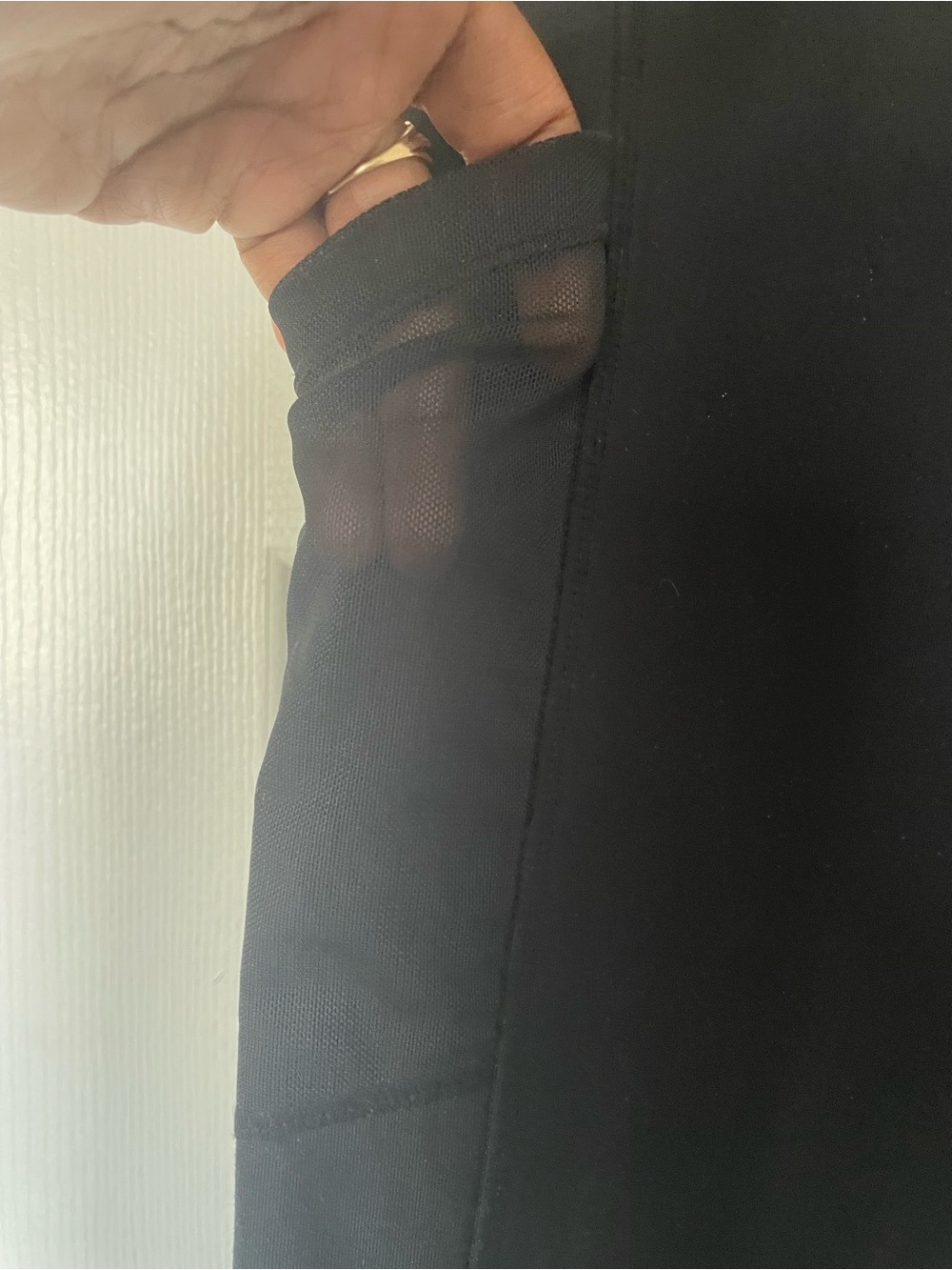 Mondetta Black High-Waist Capri Leggings with Mesh Insets - Picture 8 of 10